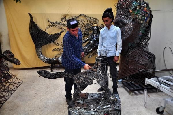 Hataylı genç heykelde kullandığı malzemeyi öğrenince çok şaşıracaksınız - Resim: 1