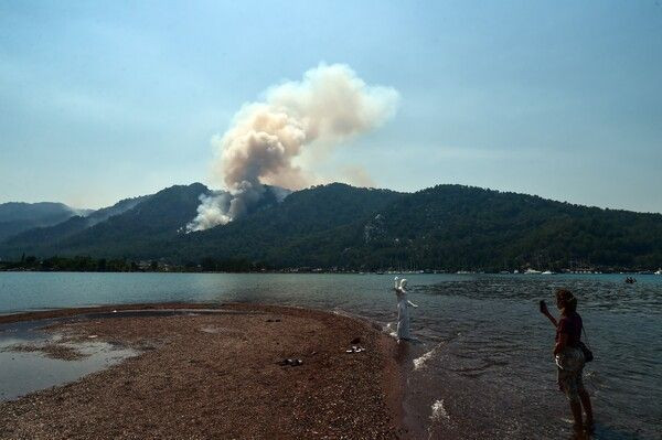 Muğla Marmaris alev alev yandı! Acı kareler yürek yaktı: Üzgünlüğümüz katlanarak devam ediyor - Resim: 1