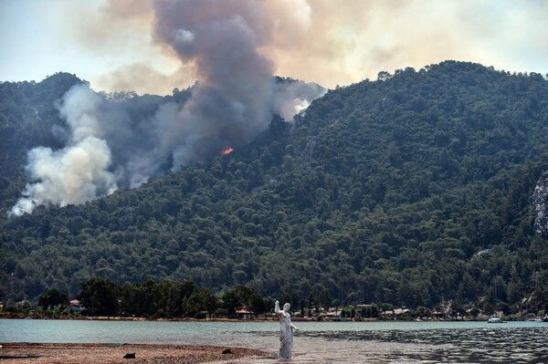 Muğla Marmaris alev alev yandı! Acı kareler yürek yaktı: Üzgünlüğümüz katlanarak devam ediyor - Resim: 4