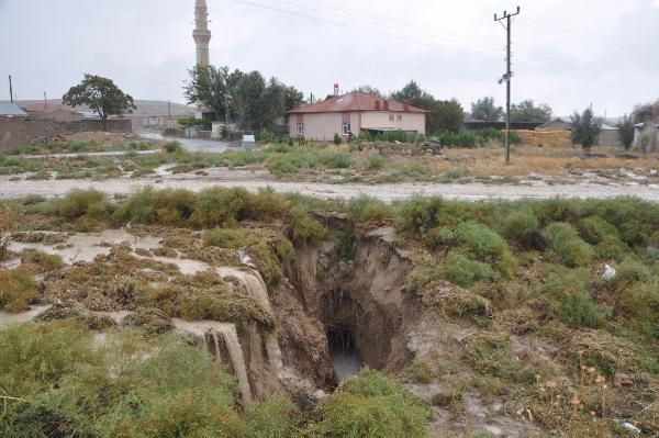 Konya'da yağmur sonrası dev yarıklar oluştu! AFAD inceleme başlattı! - Resim: 1