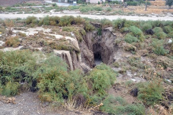 Konya'da yağmur sonrası dev yarıklar oluştu! AFAD inceleme başlattı! - Resim: 3
