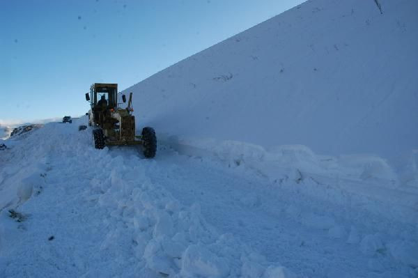 Beyaz esaret yolları kapattı! Halk zor anlar yaşadı: İşte Türkiye'den kış manzaraları... - Resim: 2