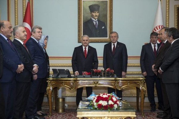 Binali Yıldırım TBMM görevini Celal Adan'a devretti - Resim: 1