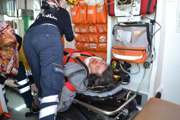 Çarptığı kadın ağır yaralandı sürücü otomobili için gözyaşı döktü - Resim: 1