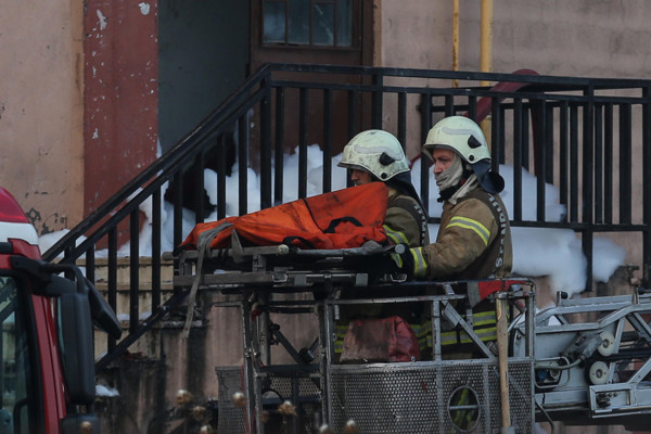 İstanbul Büyükçekmece’de fabrika yangını! Ölü ve yaralılar var - Resim: 1