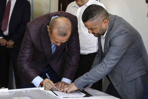 Cumhurbaşkanı Erdoğan oyunu kullandı mesajını verdi - Resim: 1