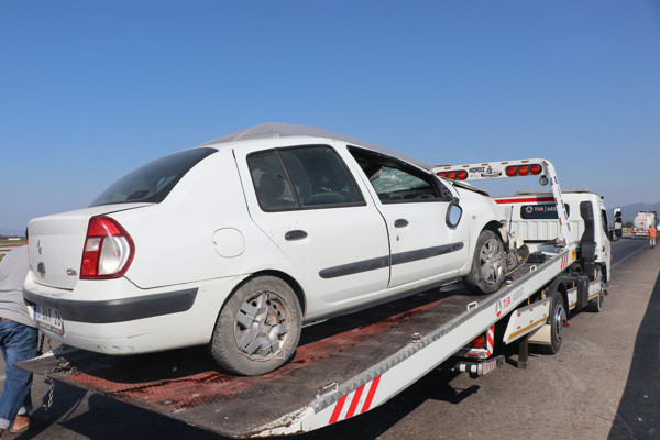 İzmir'de dehşet kaza! Ucuz atlatıldı - Resim: 0