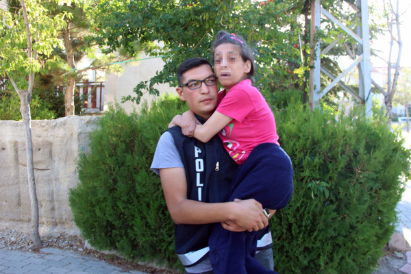 Konya'da engelli kadın eve kilitlendi! Ağlayan kadını polis kurtardı - Resim: 2