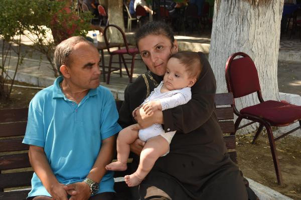 İzmir'de parkta kalan ailenin bebeklerinin medikal ayakkabısı çalındı - Resim: 2