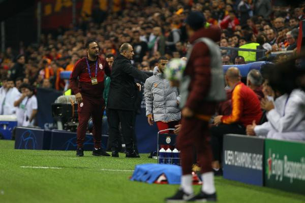 UltrAslan küfürbaz Belhanda'yı bombaladı: Ahlaksızlığı sineye çekemeyiz - Resim: 0