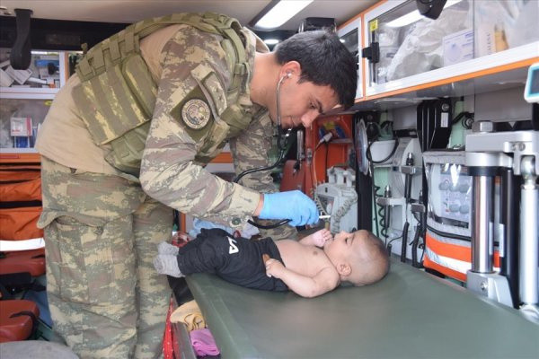 Tel Abyad ve Resulayn’da halkın yaraları sarılıyor - Resim: 0