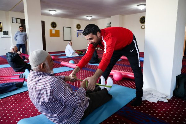 Ümraniye'de başlatıldı! Camide 5 vakit namaz 1 vakit spor - Resim: 0