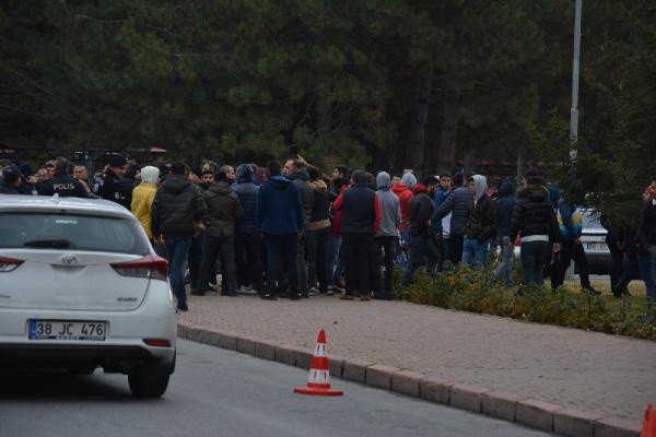Kayserispor'da olağanüstü kongre öncesi gerginlik - Resim: 0