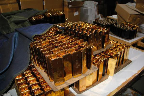 Arnavutköy'deki sahte parfüm operasyonu kamerada - Resim: 0