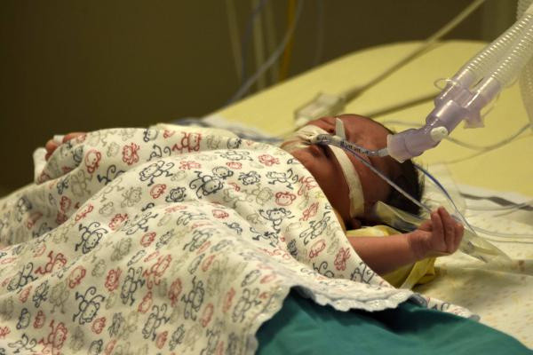 Kalbi delik olarak dünyaya geldi! 100 dakika kalbi durdurularak ameliyat edildi - Resim: 3