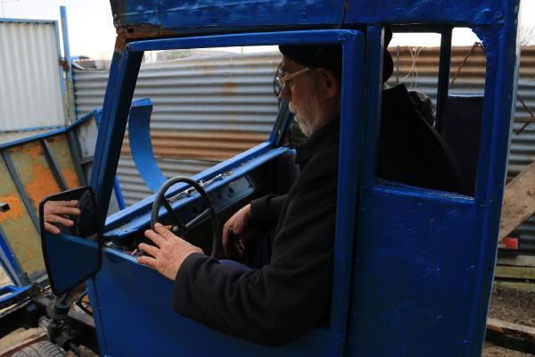 Elazığ'da şehit babası mini kamyonet yaptı - Resim: 1