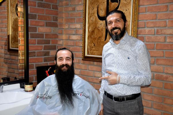 10 yılda 42 santimetre uzayan sakalını 10 bin liraya satıyor - Resim: 2