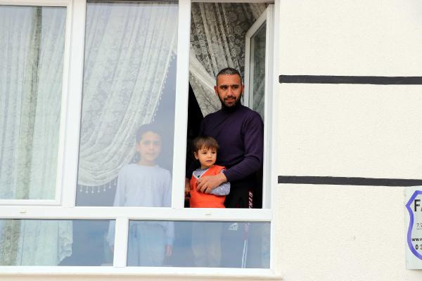 Kapıcı koronavirüs olunca tüm apartman karantinaya alındı - Resim: 2