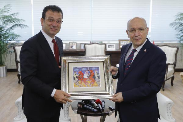 Ekrem İmamoğlu'nun dili sürçtü: Aklım İstanbul'da ne yapayım - Resim: 0