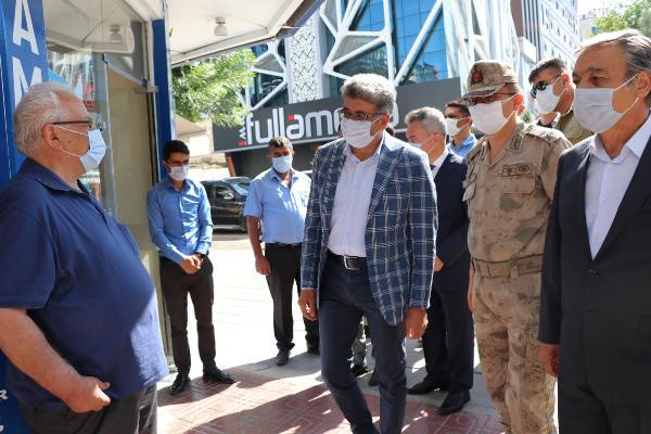 Çay ikramını geri çeviren Vali Mehmet Emin Bilmez: Yasakladık, pandemi sonrasına bırakın - Resim: 0