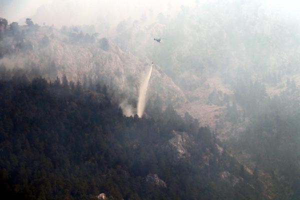 3 gün önce başladı! Pozantı'daki yangın Çayır Yaylası mevkisine sıçradı - Resim: 0