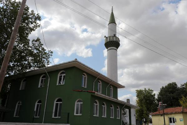Koronavirüste vaka sayısı artan Bahçeköy'de, iş yerleri ve cami kapatıldı - Resim: 2