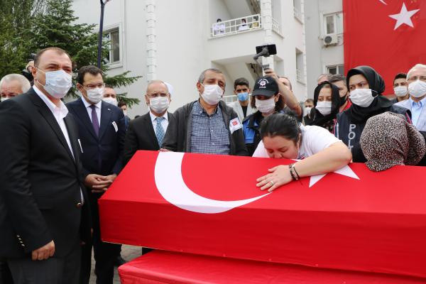 Sakarya'dan kahreden haber! Kazada yaralanan polis memuru şehit oldu - Resim: 0