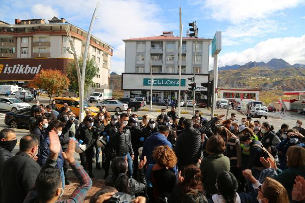 Eylem ve etkinlikler yasaklanmıştı! Tunceli'de izinsiz gösteriye polis müdahale etti - Resim: 0
