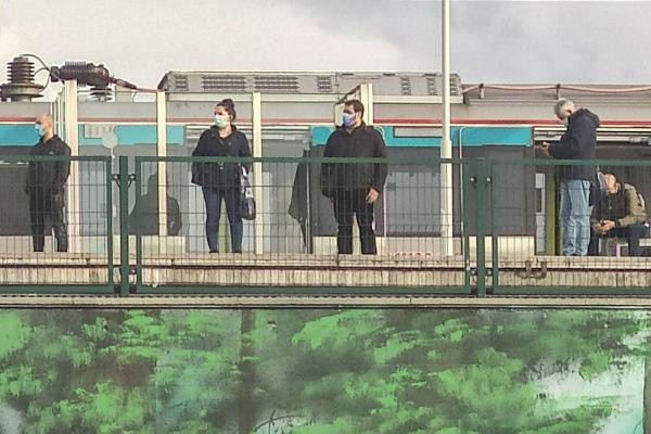 Zeytinburnu'nda yangın çıktı! Marmaray seferlerinde aksama - Resim: 0