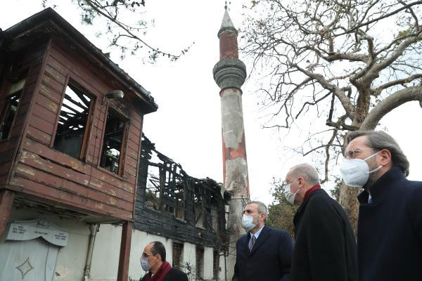 Cumhurbaşkanı Erdoğan, yanan Vaniköy Camii'ni ziyaret etti incelemelerde bulundu - Resim: 1