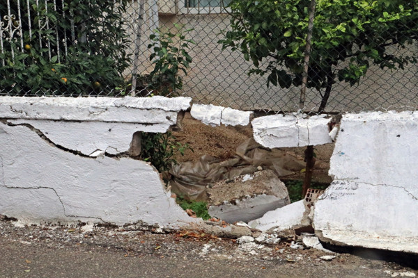 Antalya'da polisten kaçan bu duvara vuruyor! Yaşlı çift isyan etti - Resim: 0