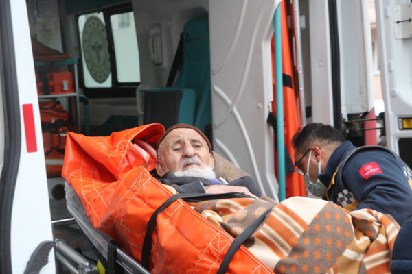 Sivas'ta komşuları günlerdir haber alamadı! Balkondan girince şok oldular - Resim: 0