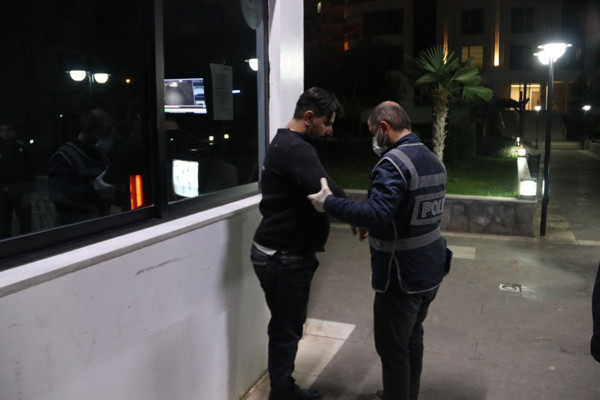 Şanlıurfa'da polis adım adım izledi! 26 milyon liralık dolandırıcılık son anda engellendi - Resim: 0