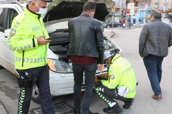 Sivas'ta 10 yıldır aynı aracı kullanıyordu! Gerçeği öğrenince şok oldu - Resim: 0