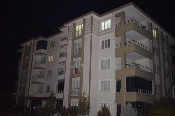 Malatya'da eşi ve ilişkisi bulunduğu kişiyi eve çağırdı! Whatsapp'tan durum yapıp paylaştı - Resim: 0