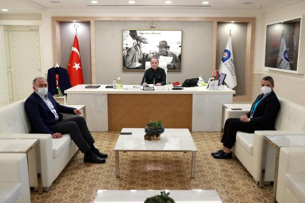 Muhittin Böcek 4 ay sonra görevine döndü! Töreni düzenlenmedi - Resim: 1