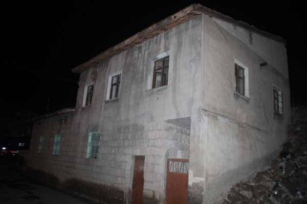 Kayseri'de işten dönen genç eve girince şok oldu! Gözyaşlarına boğuldu - Resim: 0