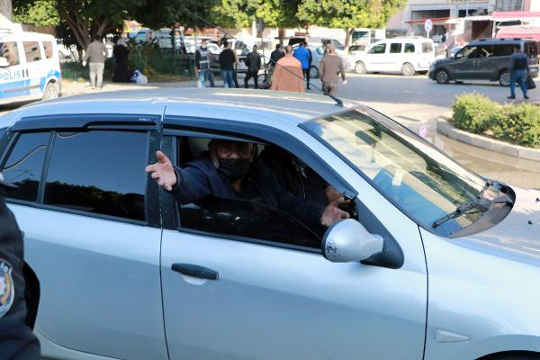 Adana'da maske takmadı polise zor anlar yaşattı! Babasının adını unuttu - Resim: 1