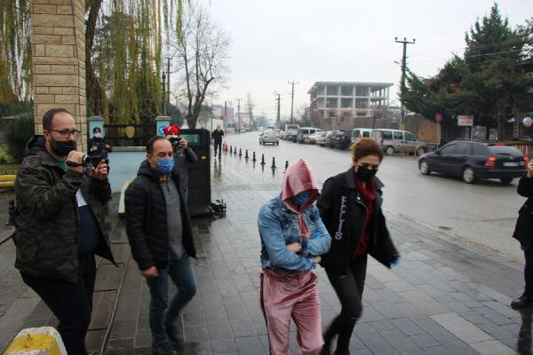 Düzce'de FETÖ soruşturmasında el konulan araçları çalmak isterken yakalandılar - Resim: 0