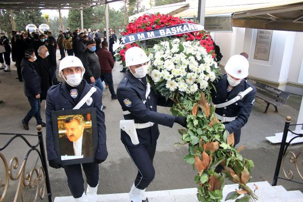 Eski Gümrük ve Tekel Bakanı Mataracı son yolculuğuna uğurlandı - Resim: 1
