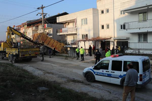Denizli'de hayatının şokunu yaşadı: Ev yıkılıyor sandım - Resim: 1