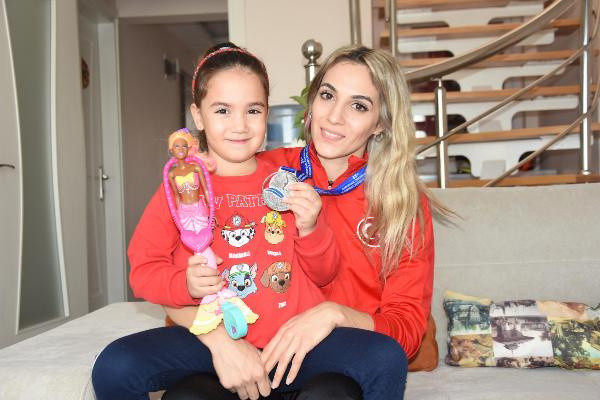 Türk sporunun örnek annesi Göksu Üçtaş Şanlı - Resim: 1