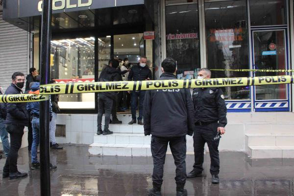 Diyarbakır'da kuyumcuyu soymaya kalktı iş yeri sahibini öldürdü - Resim: 1