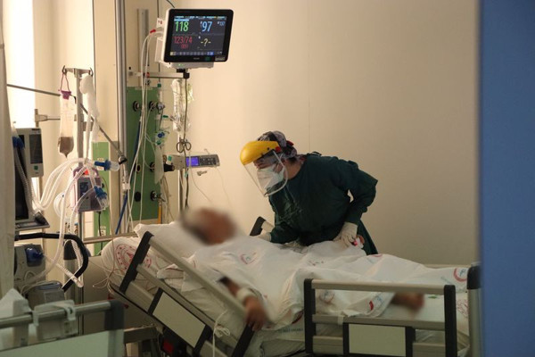 Fark ortaya çıktı! Koronavirüslü hastalarının görüntüsü görenleri şok etti - Resim: 1