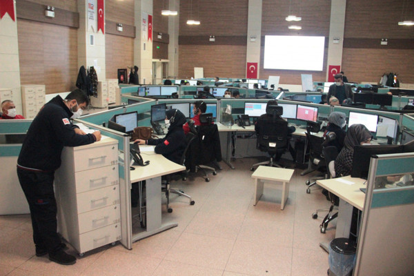 Şanlıurfa'da bu kadarı da pes dedirtti! 112'yi arayıp bakın ne sipariş ediyorlar - Resim: 0