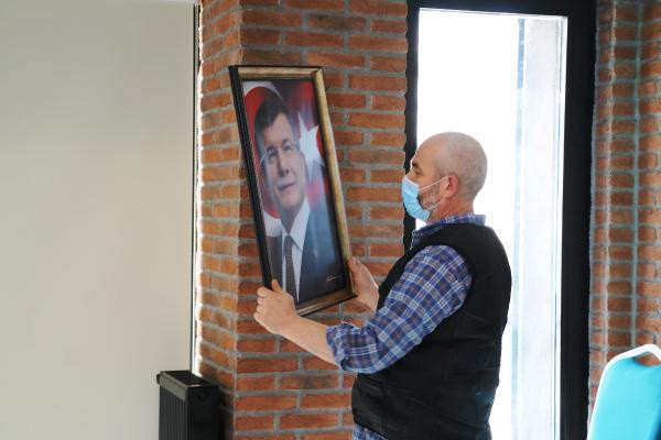 Sakarya'da başkan ve yönetiminin istifa ettiği Gelecek Partisi binası boşaltıldı - Resim: 0