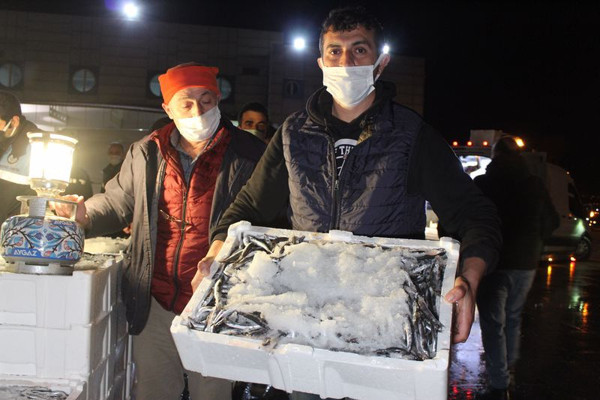 Samsun'da 10 günlük yasak öncesi yoğun ilgi! Kısa sürede tükendi - Resim: 0