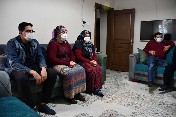 Adana'dan Libya'ya gitti bir yıldır haber alamıyorlar: Türk diye tutukladılar - Resim: 0