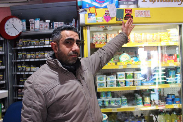 Kocaeli'de utansınlar diye dükkana astı! Yazıyı gören bir daha baktı - Resim: 3