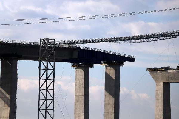 AK Partili Bülent Turan'dan Çanakkale Köprüsü müjdesi: Yıl sonunda araçla karşıya geçeceğiz - Resim: 0